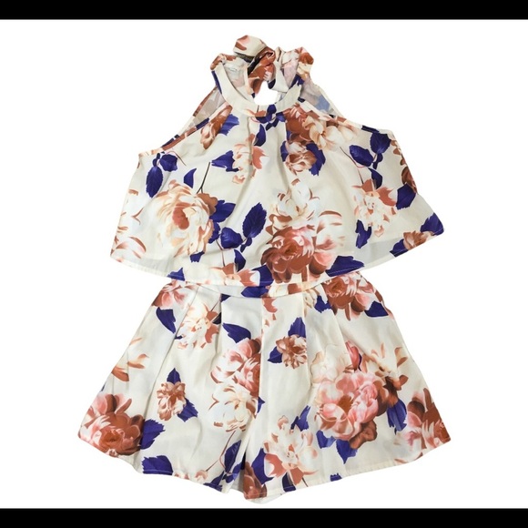FLORAL PRINT HALTER SHORT ROMPER With Halterneck Detail 2 Piece Set Ivory Small - Picture 3 of 9